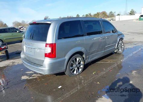 2016 Chrysler Town & Country Touring from USA, damaged, VIN 2C4RC1BG8GR281446